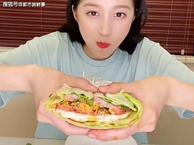 关晓彤蔬菜三明治8.jpeg